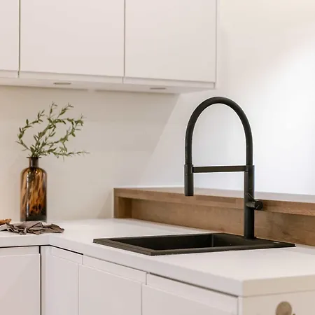 Huswell - Charming In - Perfect For 7 Guests