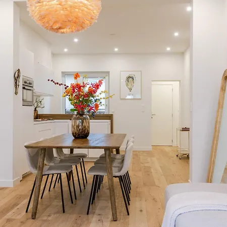 Huswell - Charming In - Perfect For 7 Guests